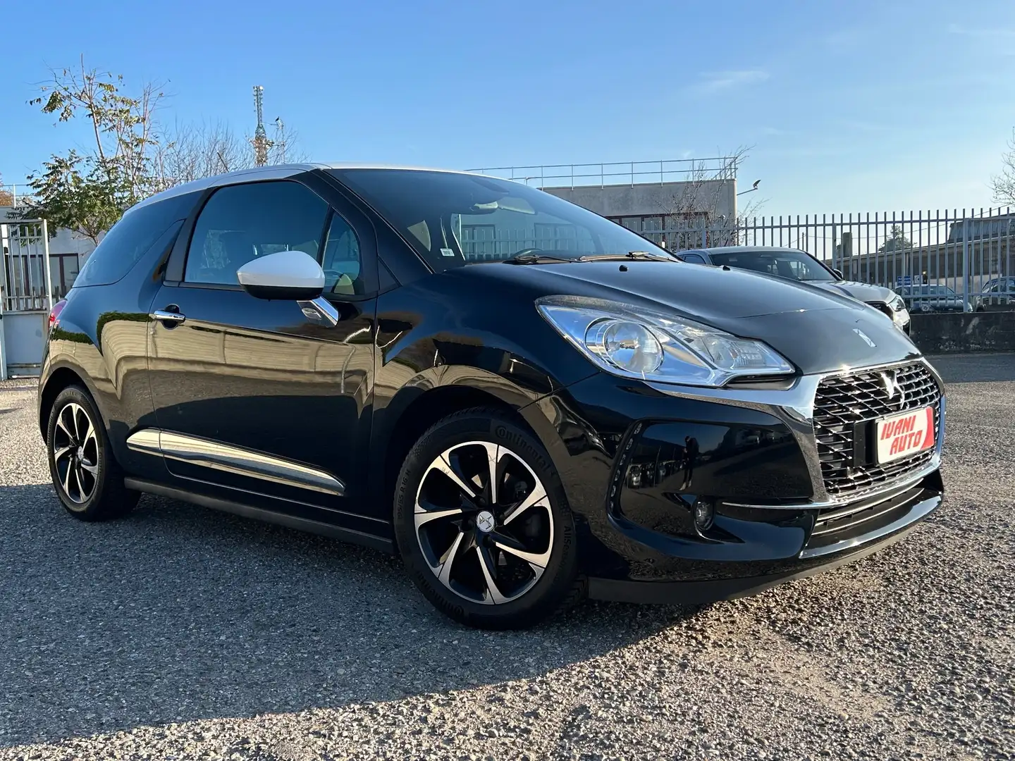 DS Automobiles DS 3 DS 3 PureTech 82 So Chic Negro - 2