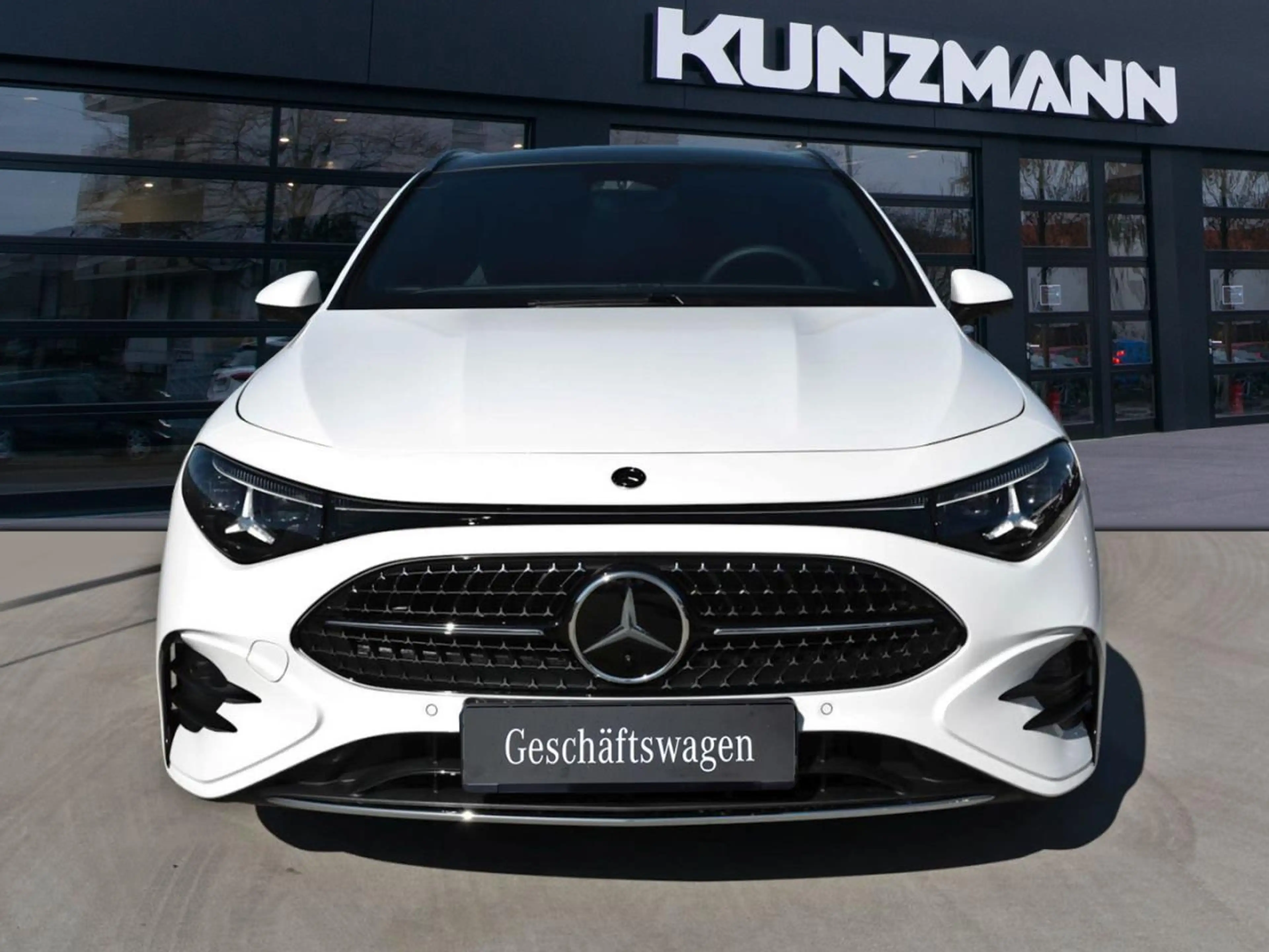 Mercedes-Benz CLA 200 Shooting Brake AMG Panorama Easy-P AHK — photo 2