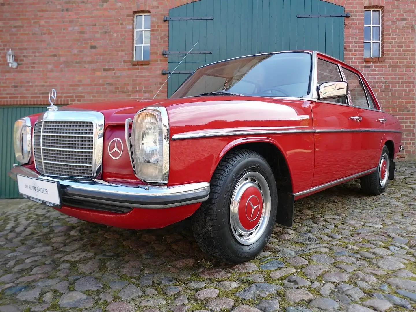 Mercedes-Benz 200 /8 W115 109.835 Km original Rot - 1