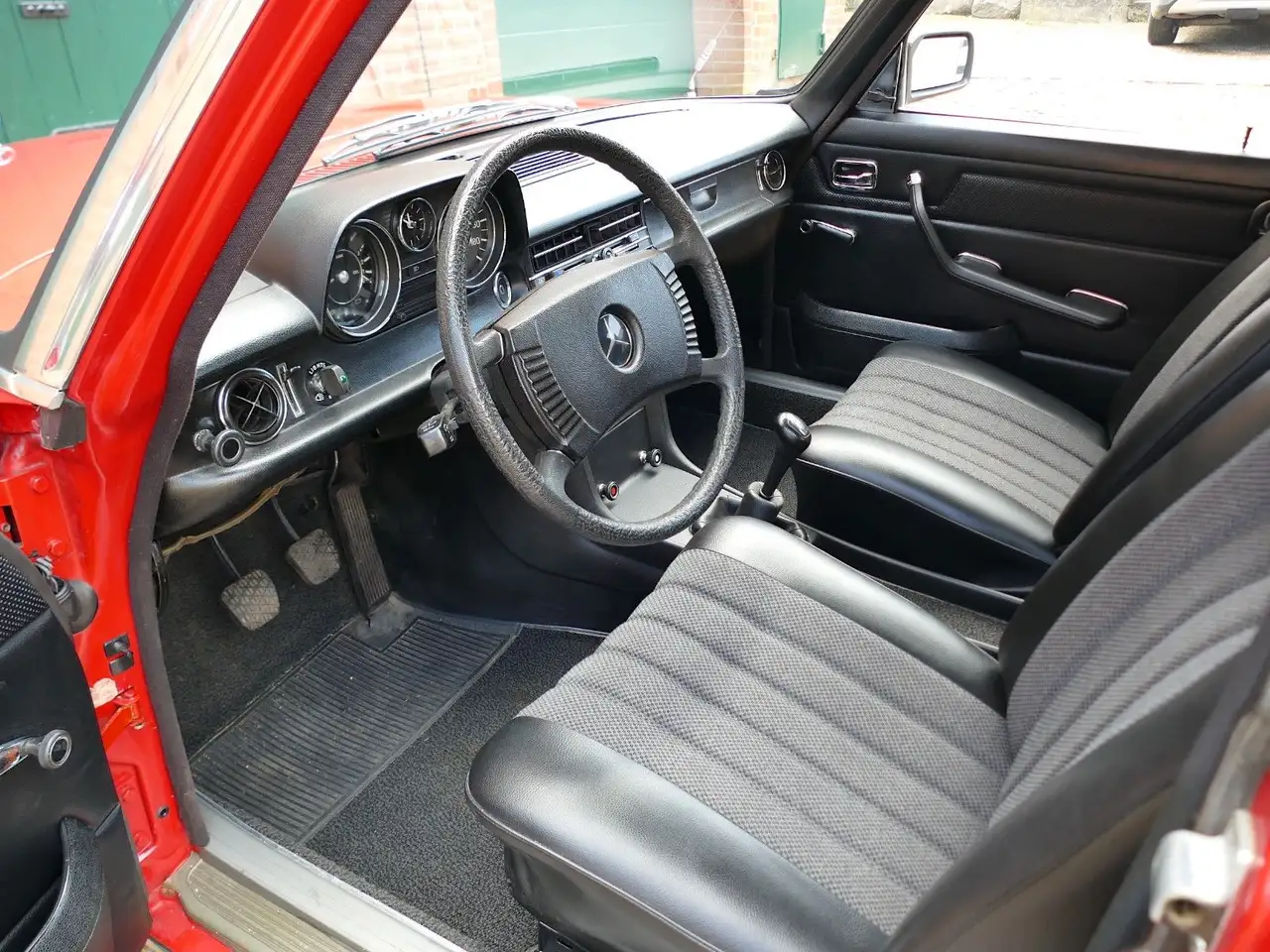 Mercedes-Benz 200 /8 W115 109.835 Km original, foto 5