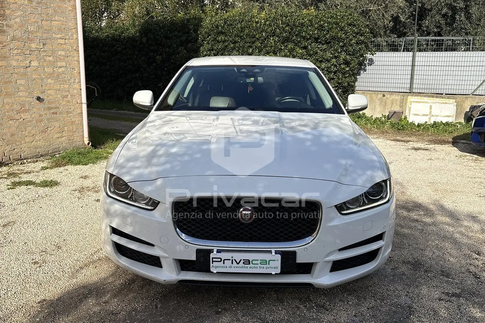 Jaguar XE XE 2.0 D Turbo 180CV aut. Prestige Blanc - 2