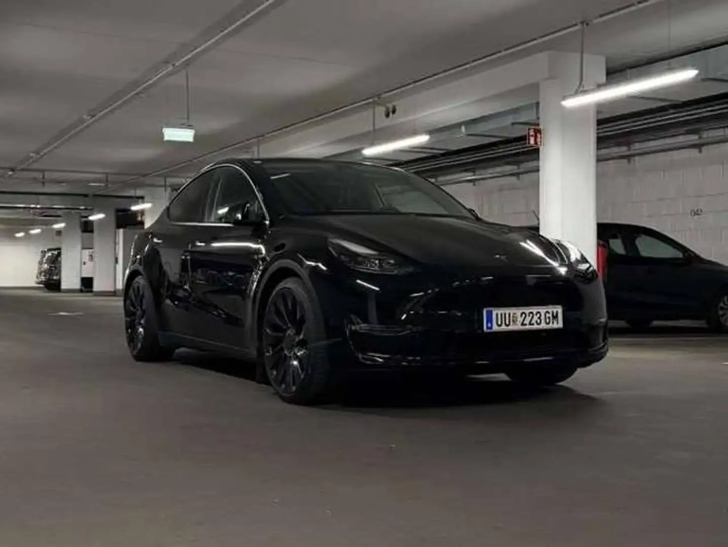 Tesla Model Y Model Y AWD 79kWh Performance Performance Schwarz - 1