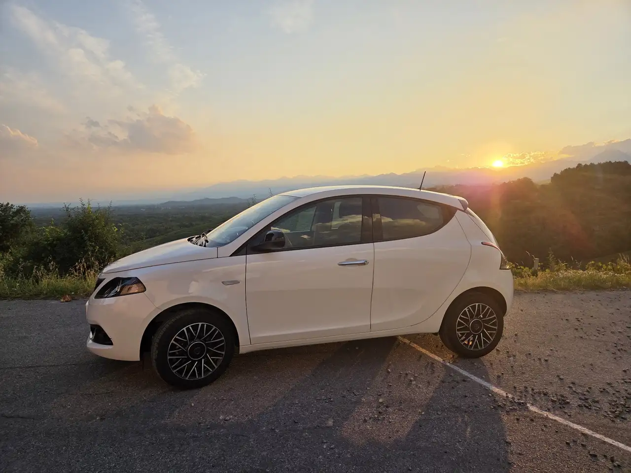 Lancia Ypsilon 2024