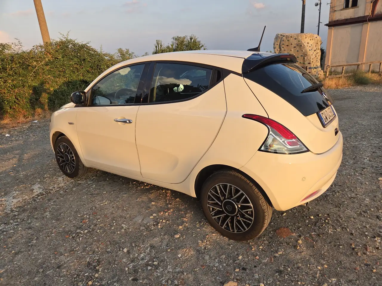 Lancia Ypsilon 2024