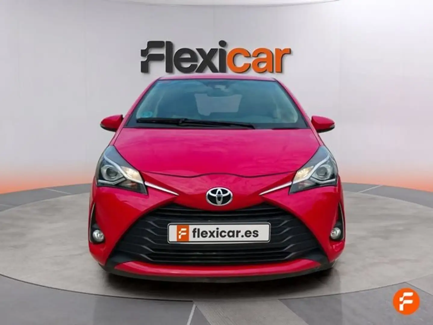 Toyota Yaris 1.0 Active Rojo - 2