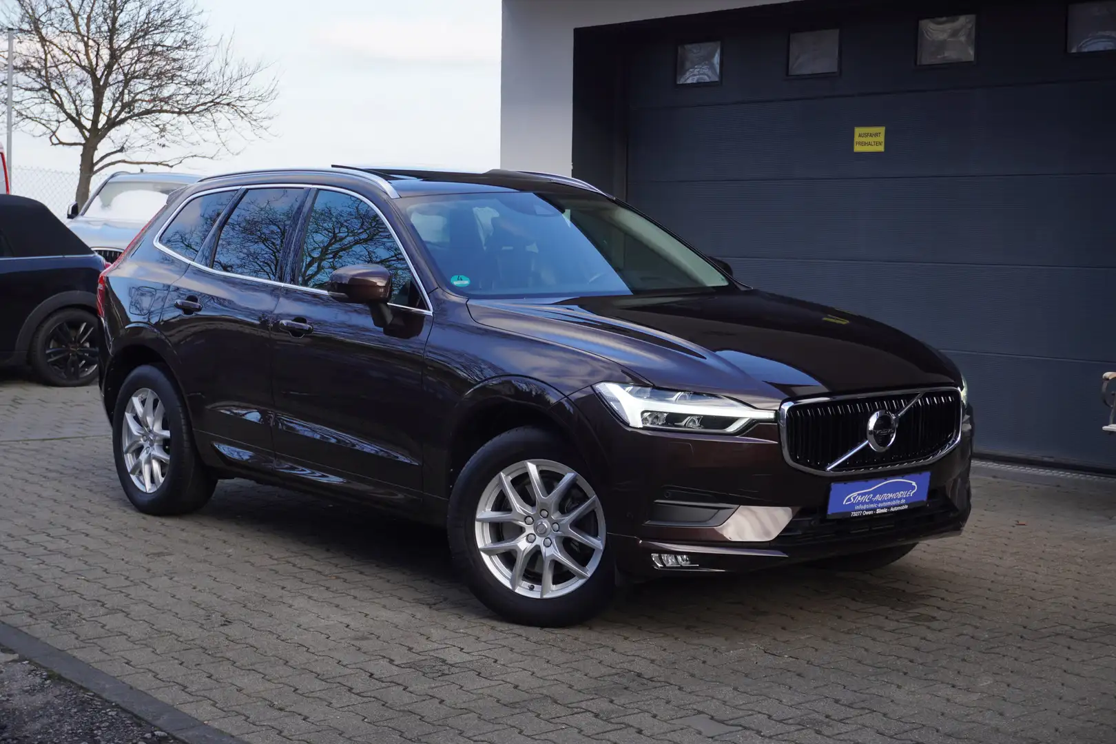 Volvo XC60 D4 Momentum AWD Aut. LEDER+NAVI+PANORAM+KAMERA+ALU Brun - 1