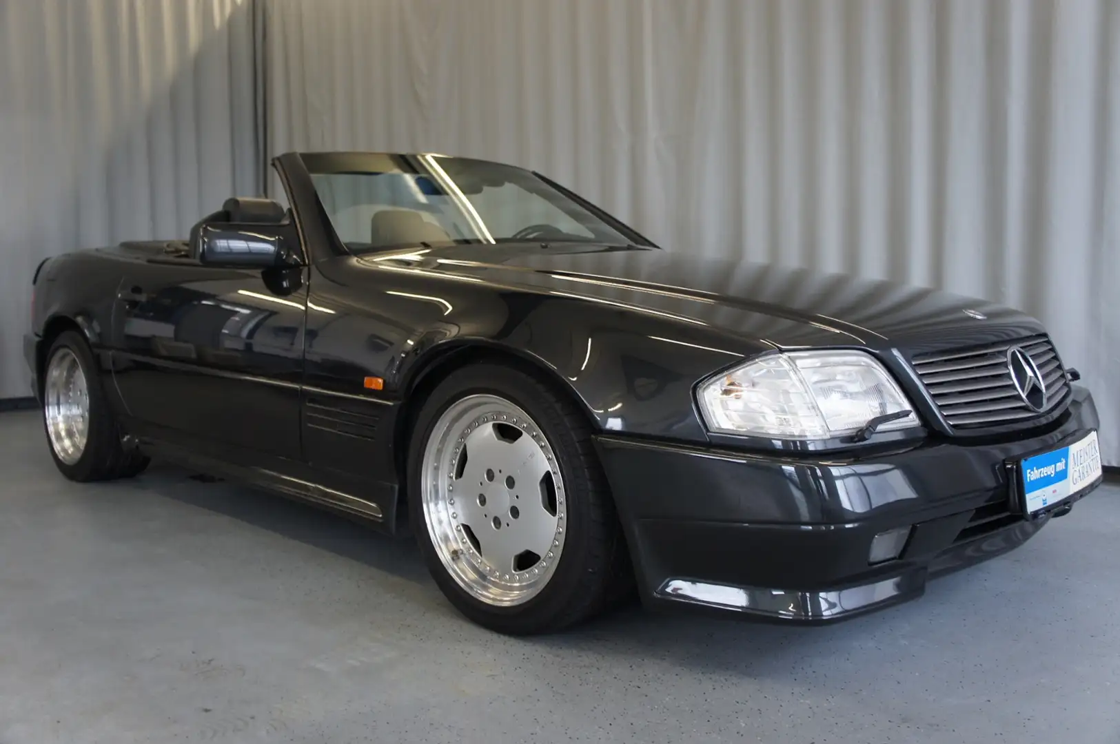 Mercedes-Benz SL 500 AMG Optik Paket, H-Kennzeichen #141-2 Černá - 1