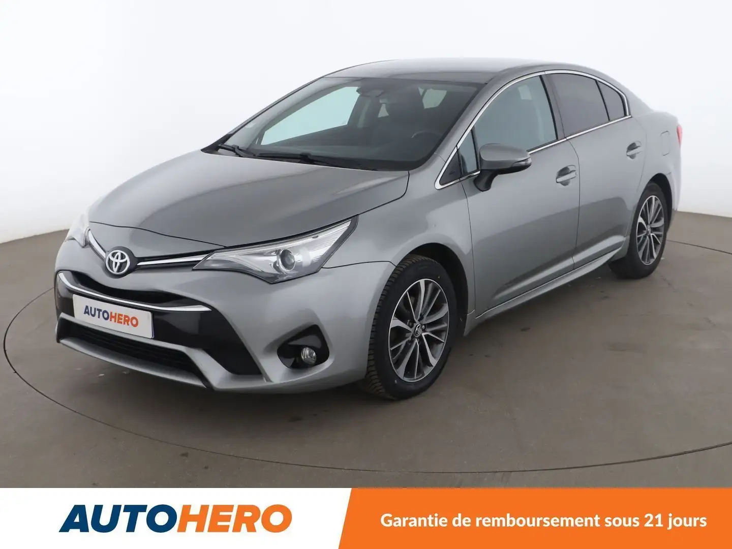 Toyota Avensis 1.6 D-4D Executive Gris - 1