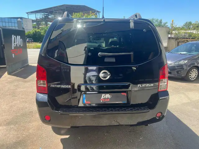 Nissan Pathfinder view 6