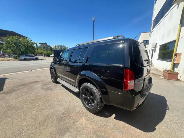 Nissan Pathfinder view 7