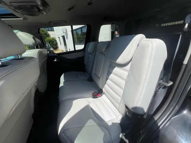 Nissan Pathfinder view 12
