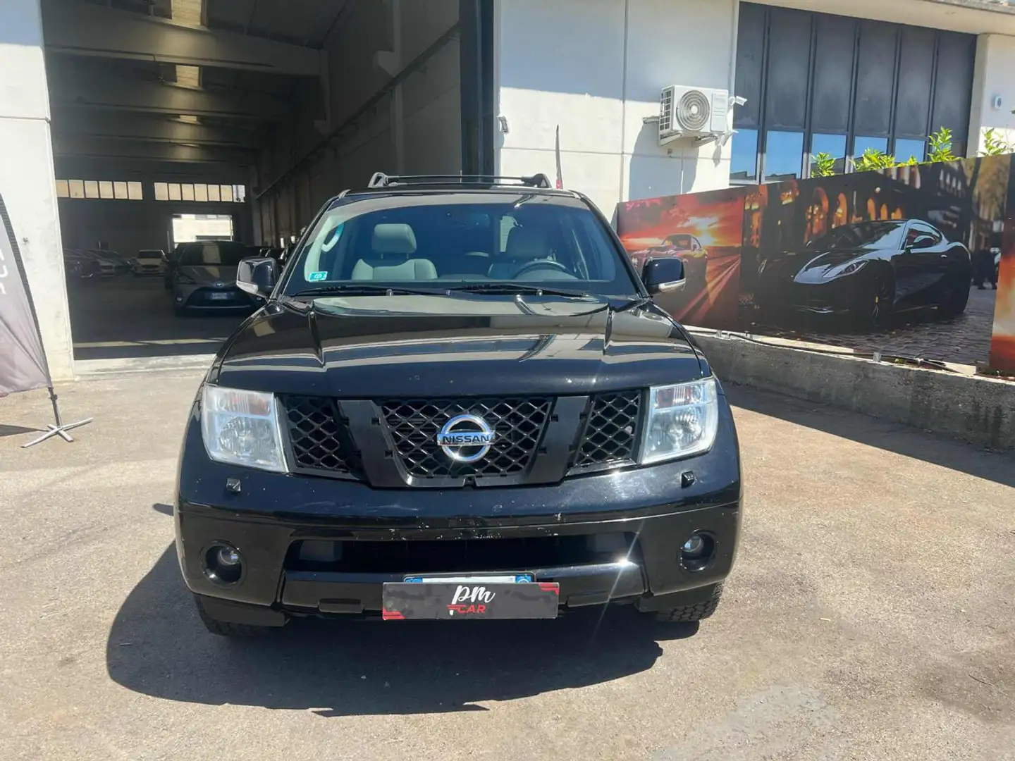 Nissan Pathfinder 2.5 dCi LE Platinum Schwarz - 2