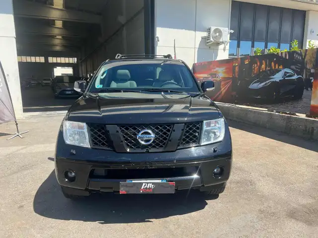 Nissan Pathfinder view 2