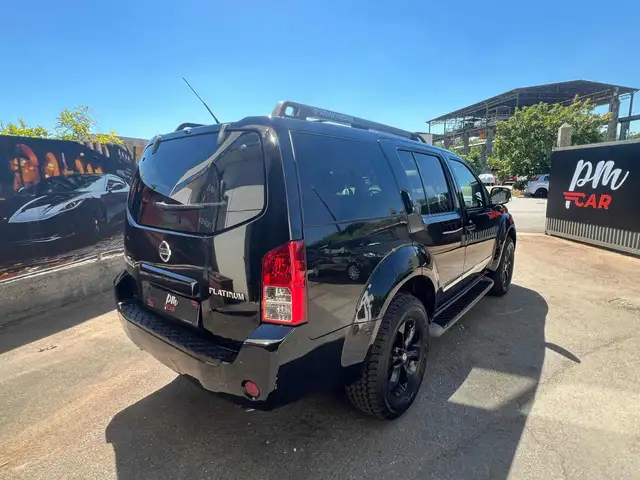 Nissan Pathfinder view 5