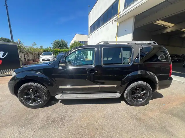 Nissan Pathfinder view 8