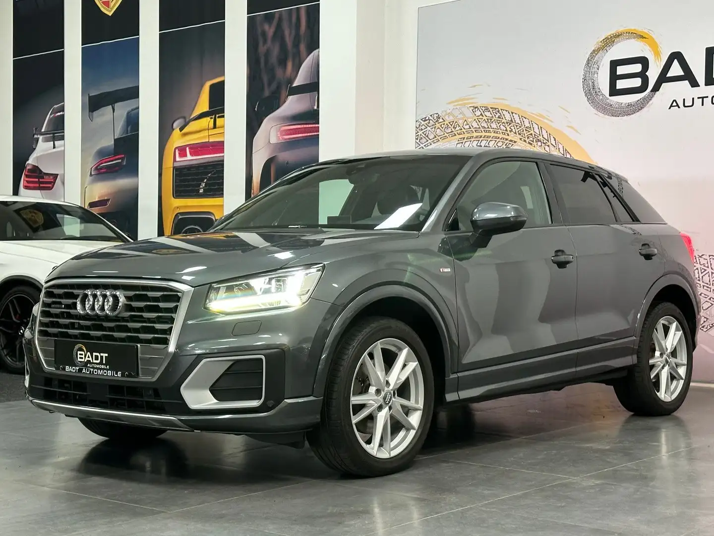 Audi Q2 quattro sport S-Line ACC TOTWINKEL KEYLESS Grijs - 1