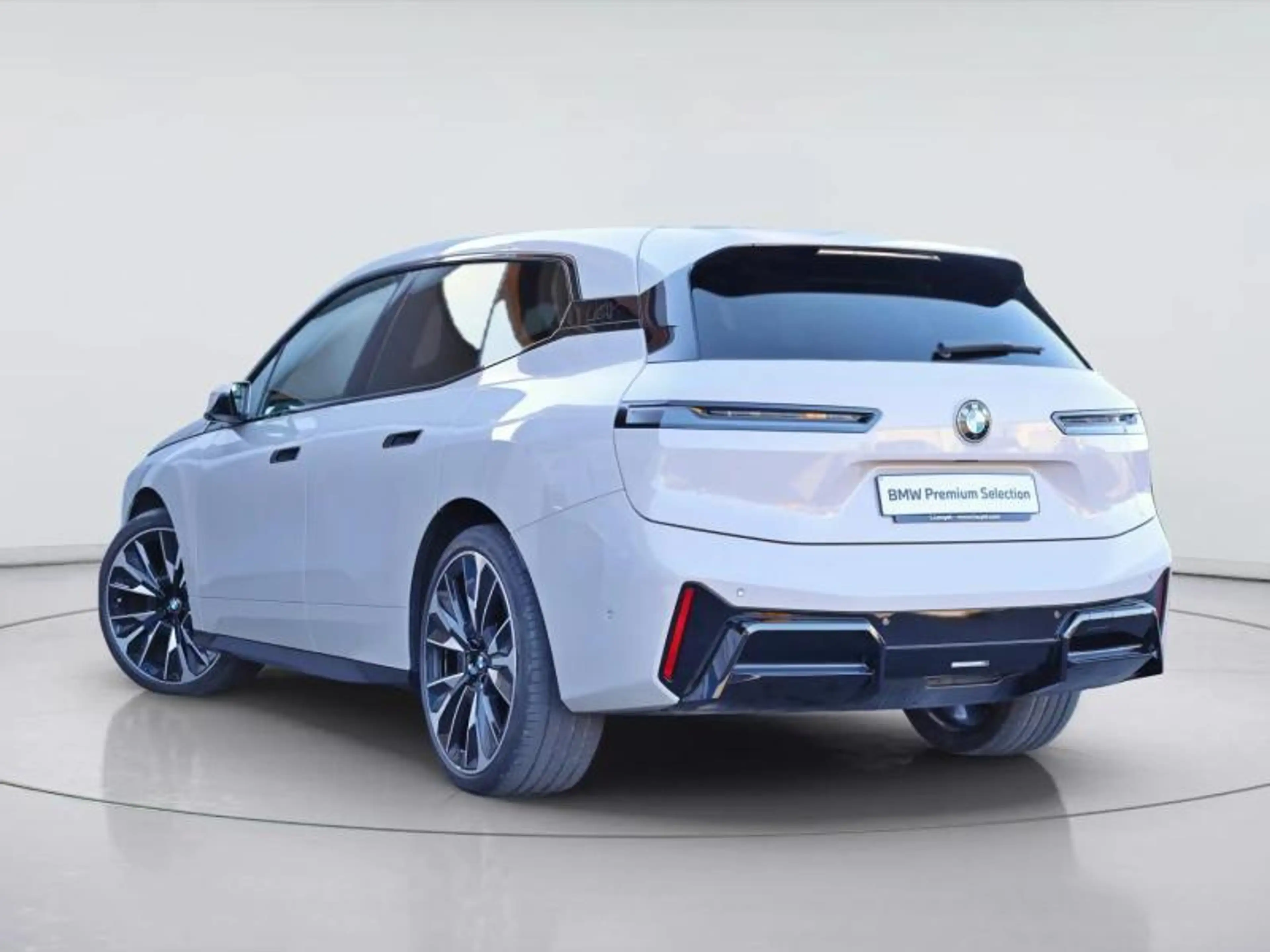 BMW iX xDrive60 - Pack M Sport iX xDrive 60 — photo 5
