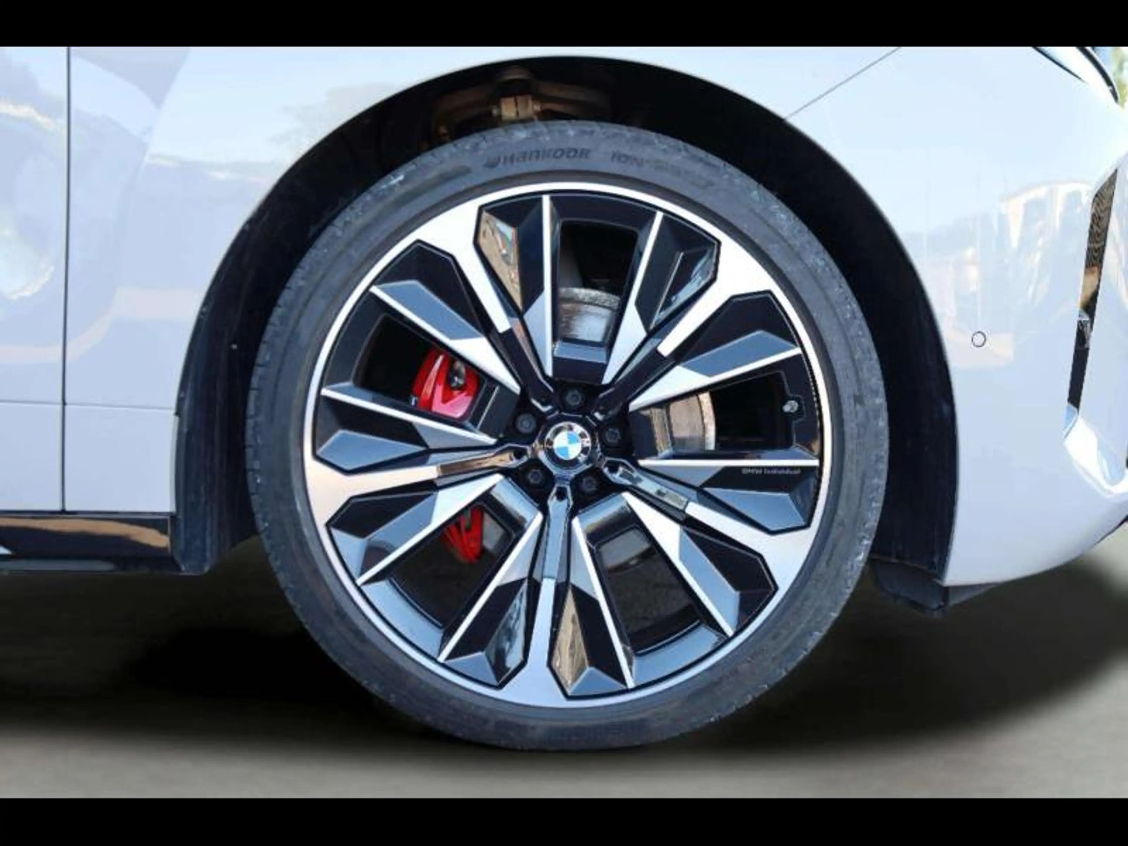 BMW iX xDrive60 - Pack M Sport iX xDrive 60 — photo 8