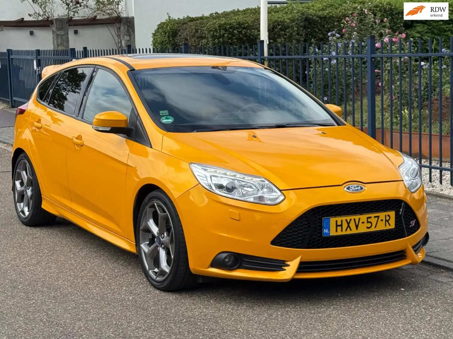 Ford Focus 2.0 EcoBoost ST-2 Oranje - 1