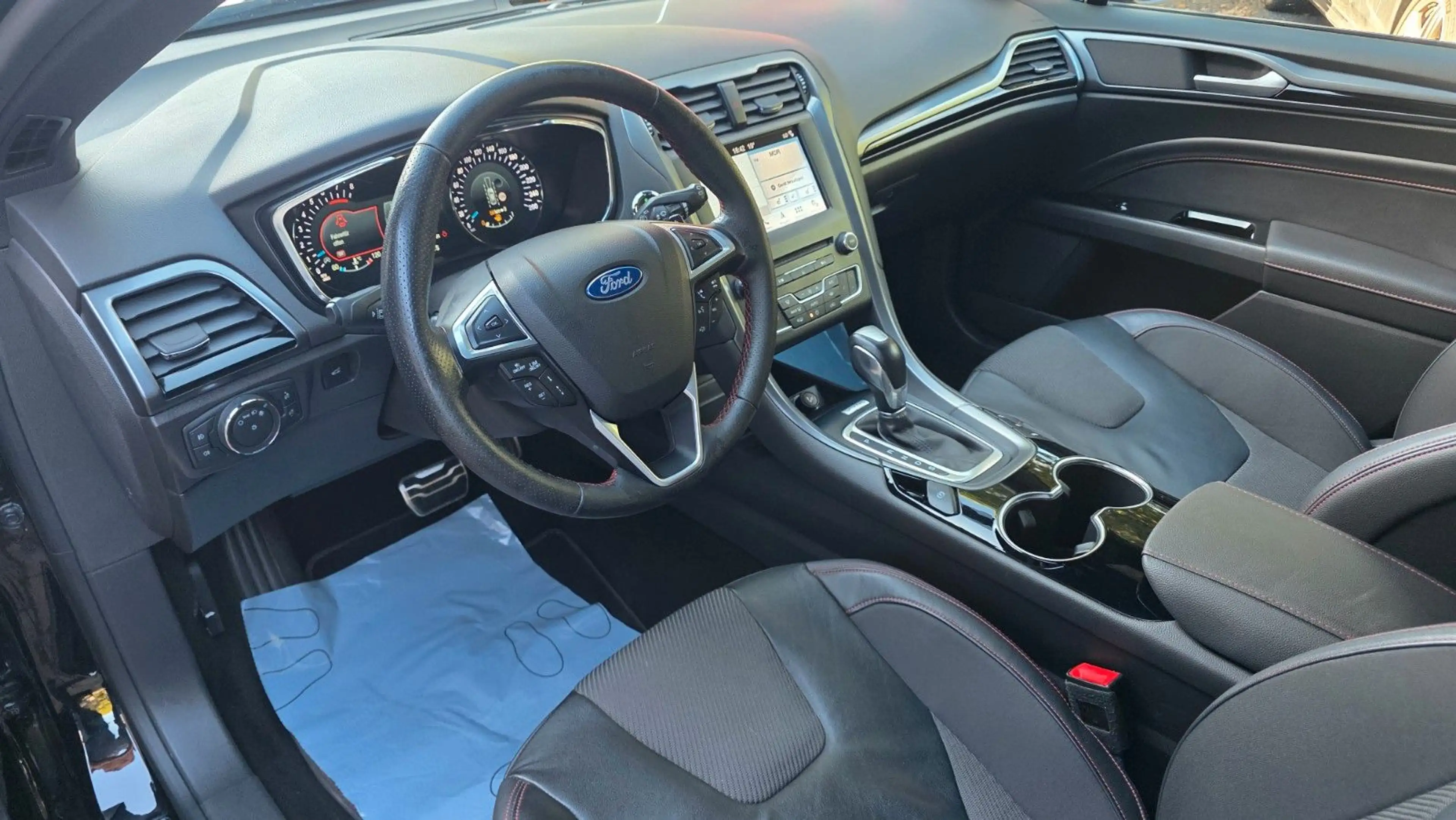 Ford Mondeo Turnier 2.0 EcoBoost ST-Line — photo 9
