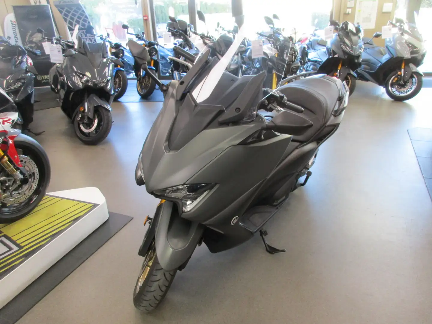 Yamaha TMAX 560 Vert - 2