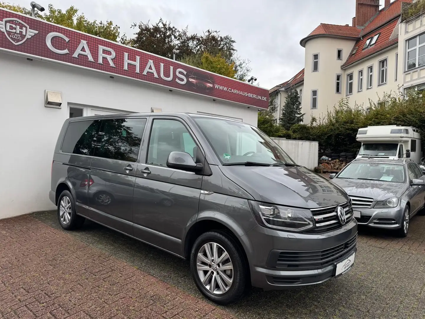 Volkswagen T6 Caravelle T6 Bus Caravelle Extra Lang 4Matic BlueMotion Grau - 1