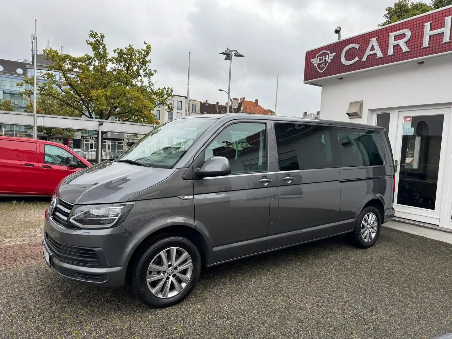 Volkswagen T6 Caravelle T6 Bus Caravelle Extra Lang 4Matic BlueMotion Grau - 2