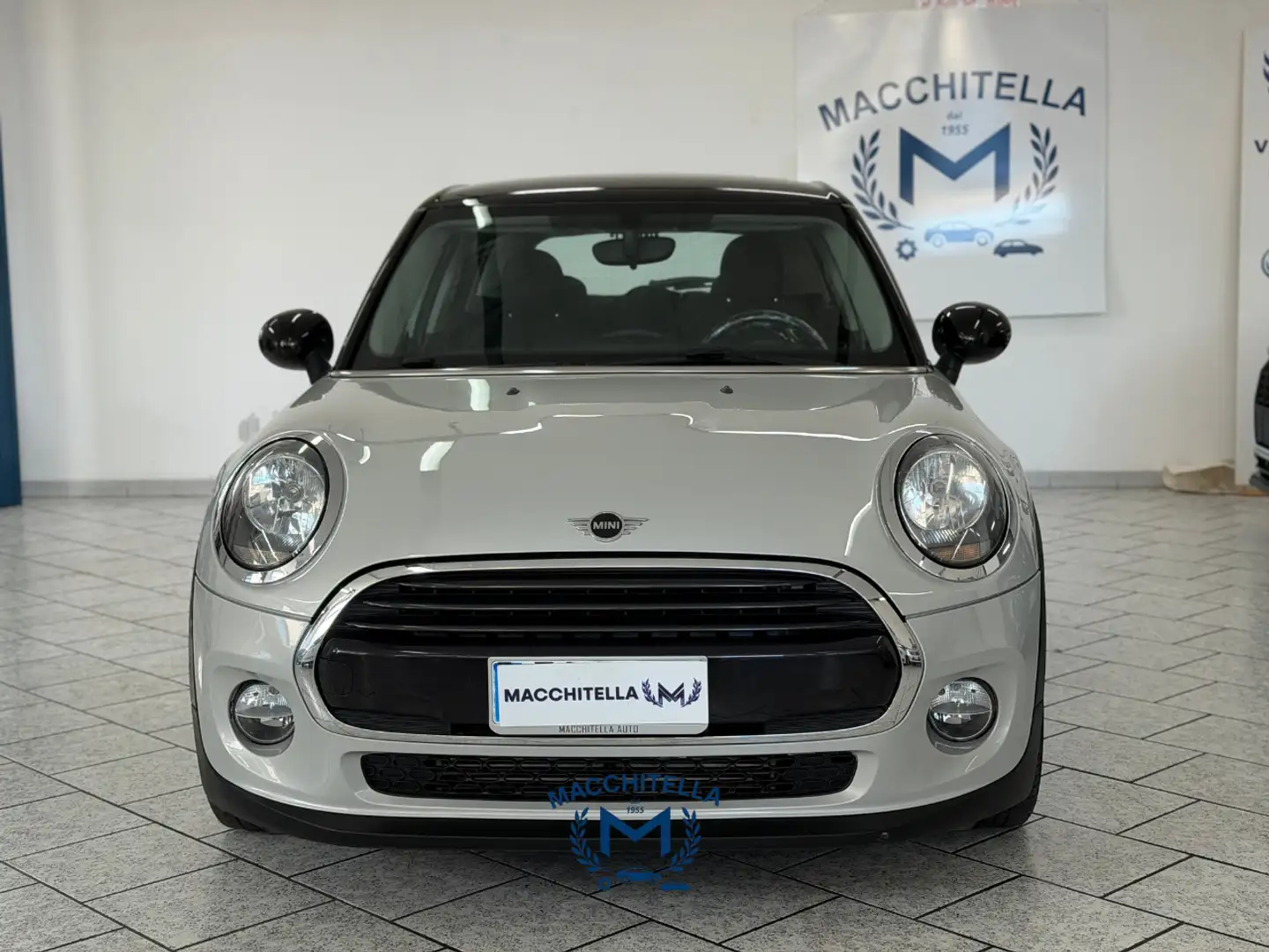 MINI Cooper D Mini IV F55 2018 5p 5p 1.5 Business auto Plateado - 1