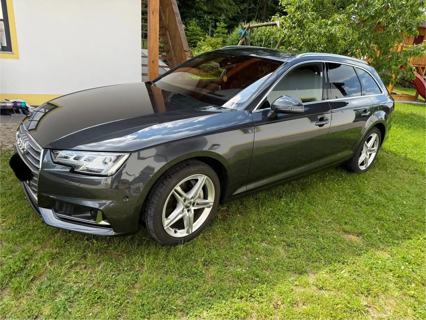 Audi A4 40 TDI sport Grau - 1