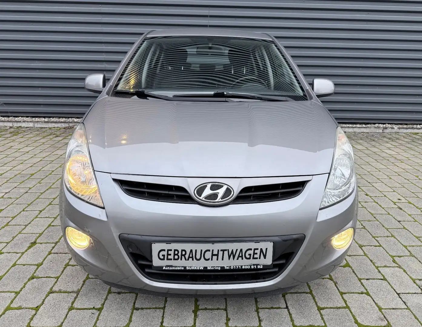 Hyundai i20 Classic 5-türig/Klima/Euro5/ 86 PS/TÜV:neu Grau - 2