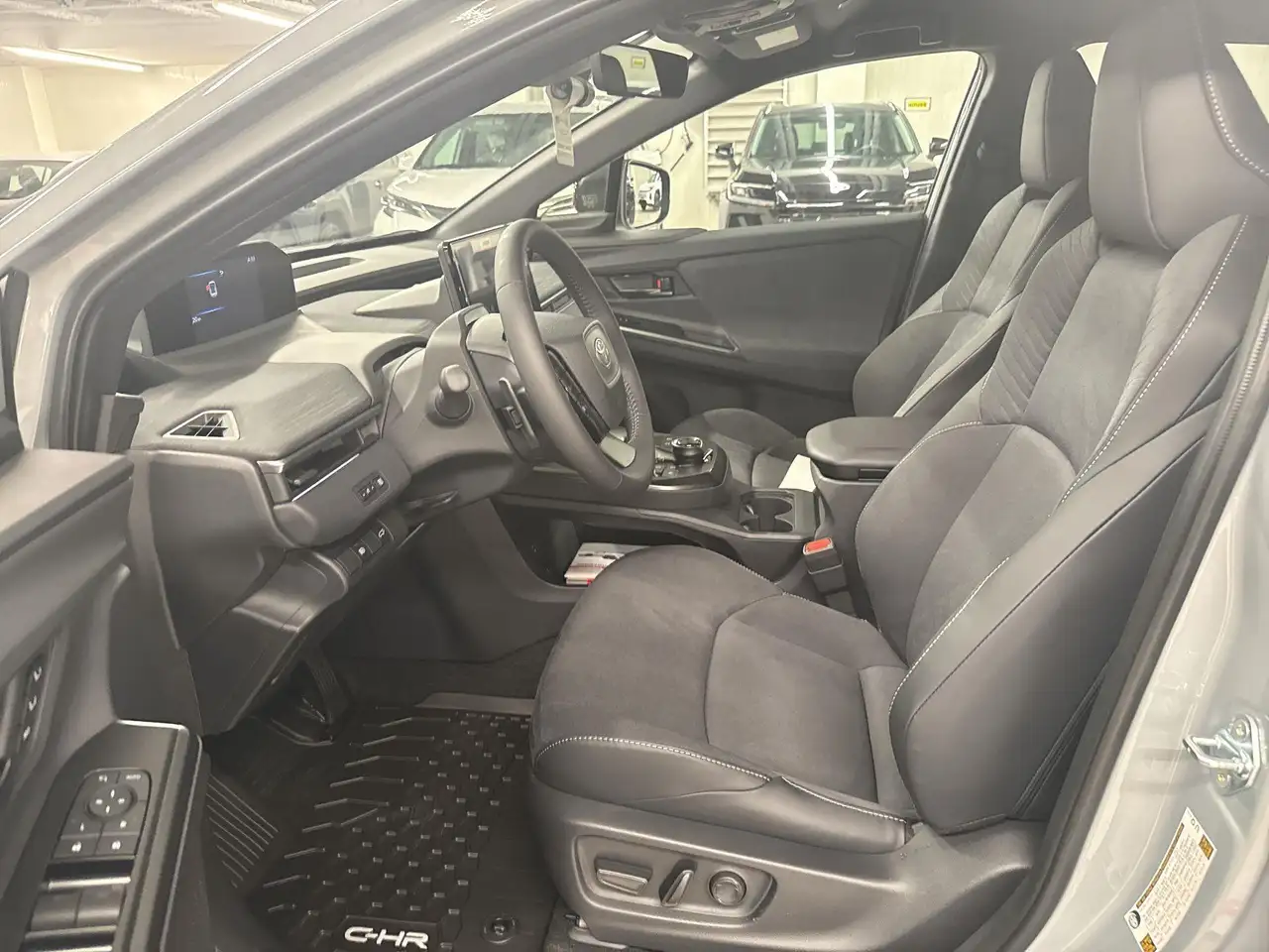 Toyota C-HR photo Toyota C-HR