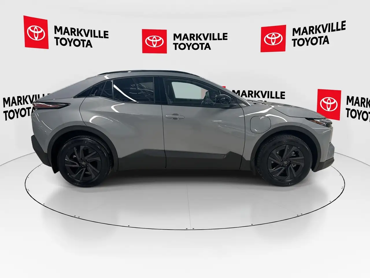 Toyota C-HR photo Toyota C-HR