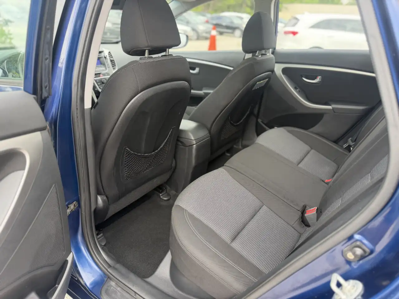 Hyundai ELANTRA fotografie Hyundai ELANTRA