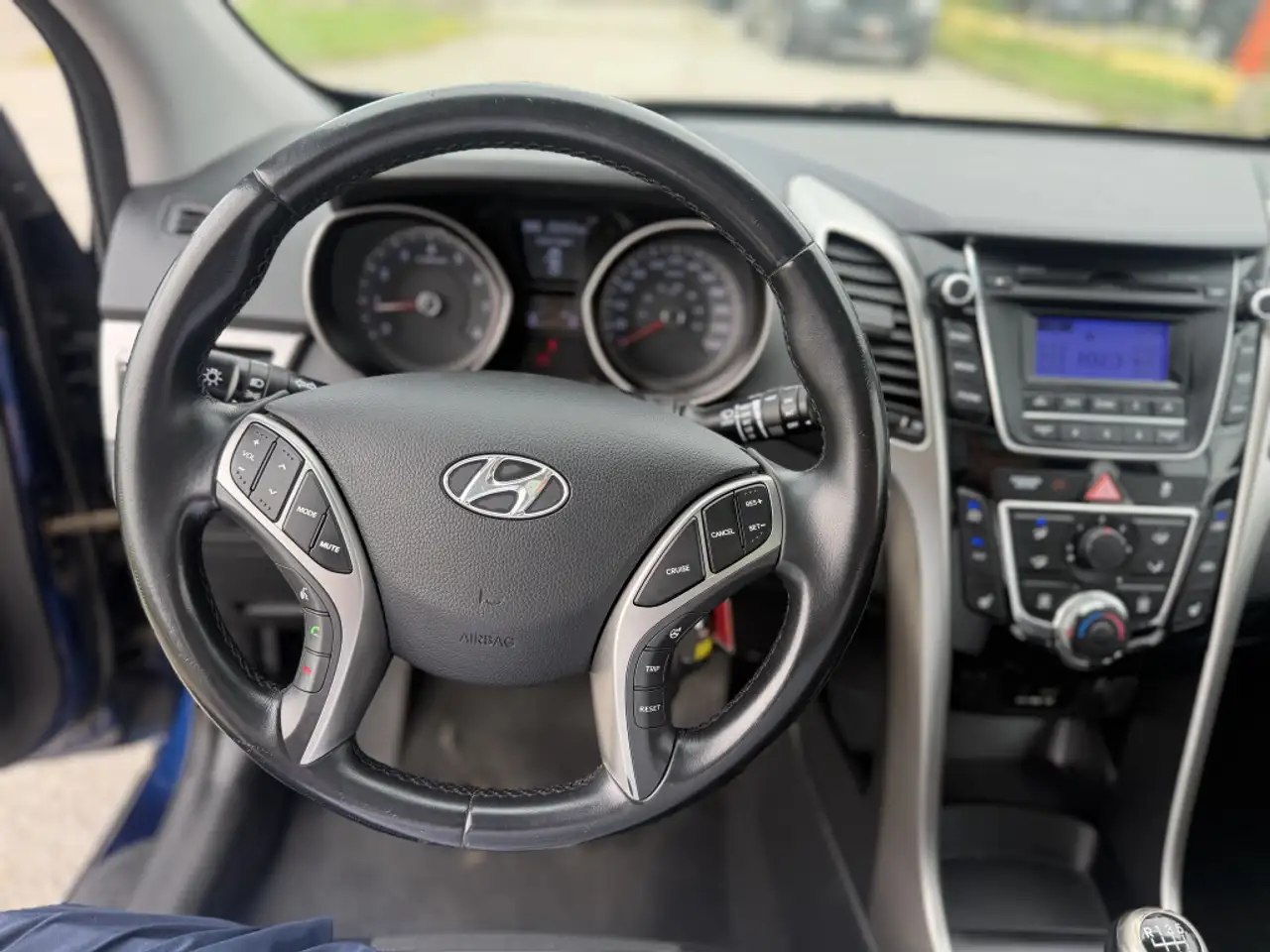 Hyundai ELANTRA fotografie Hyundai ELANTRA