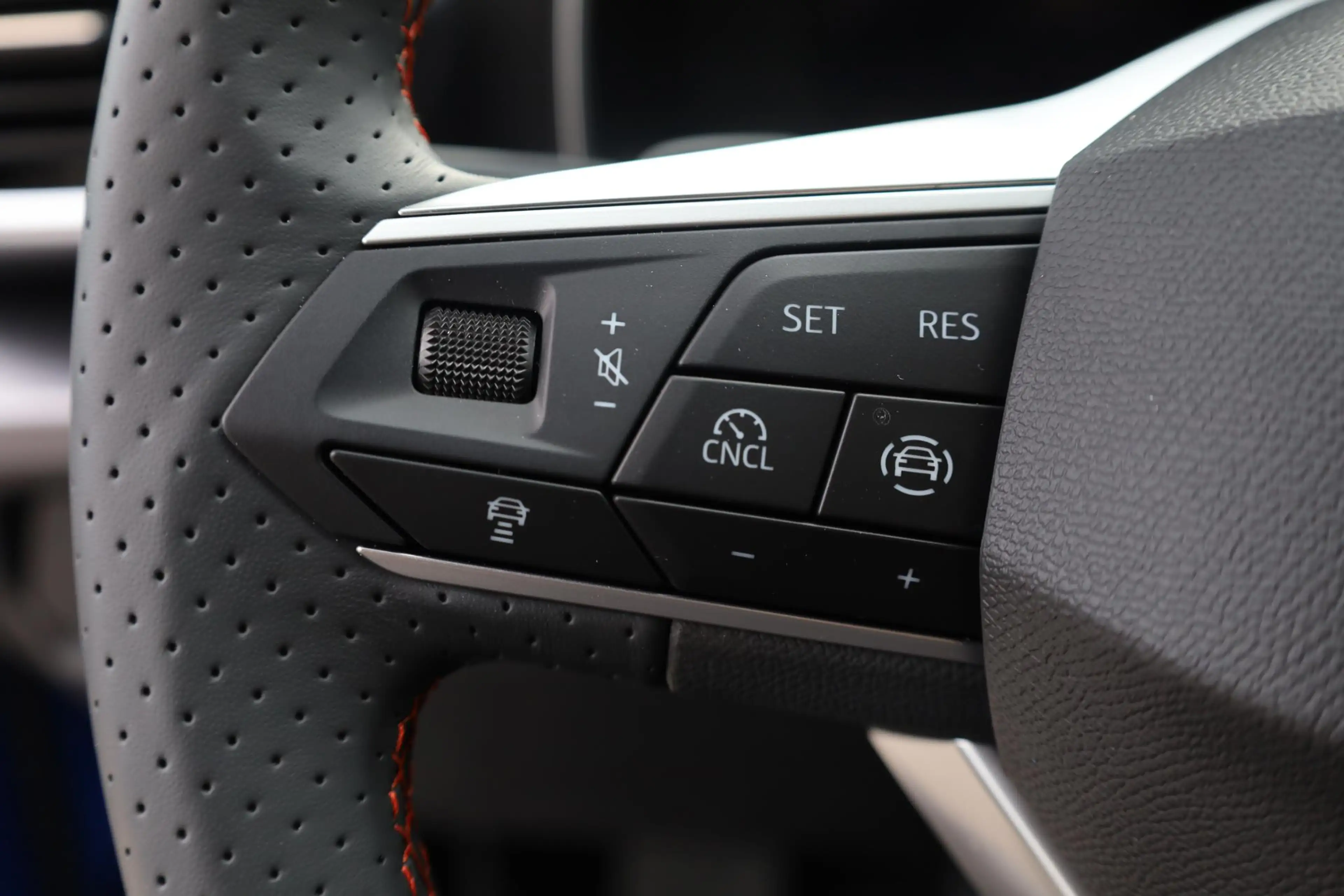 SEAT Leon e-Hybrid Sportstourer 1.5 TSI FR Business 204PK / 150kW DSG — photo 19