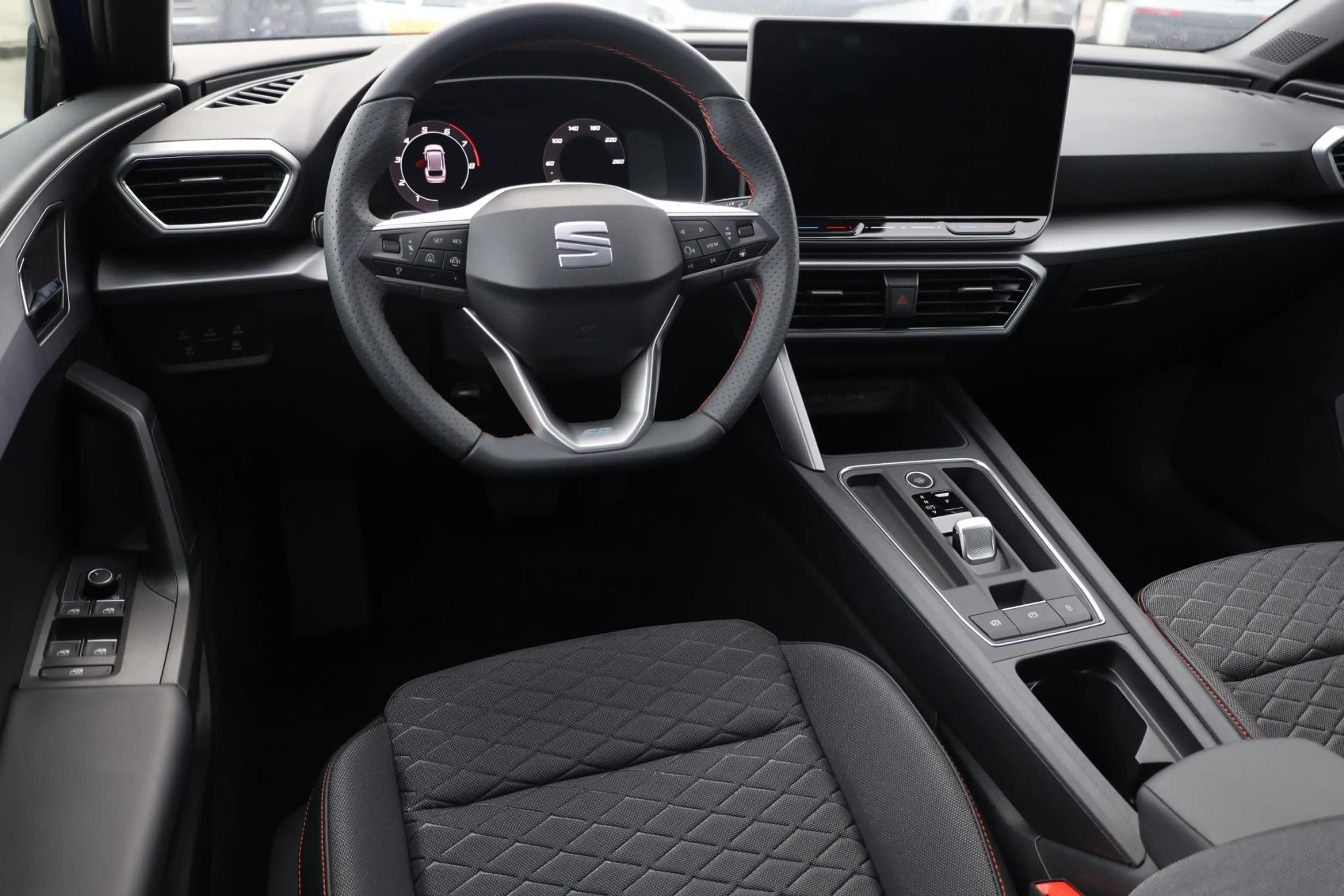 SEAT Leon e-Hybrid Sportstourer 1.5 TSI FR Business 204PK / 150kW DSG — photo 22