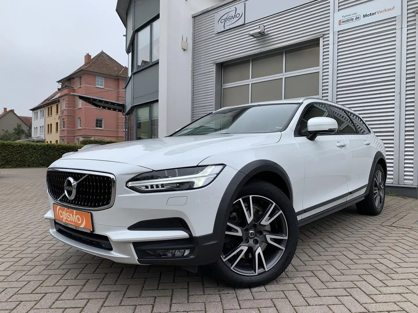 Volvo V90 Cross Country AWD Memory+Navi+19erLM+Kamera Weiß - 1