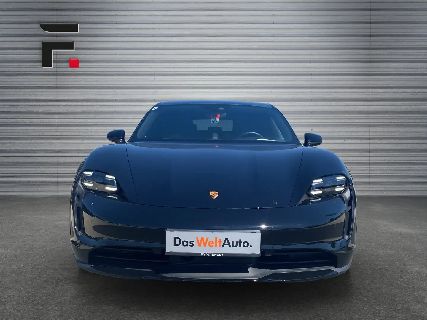 Porsche Taycan Cross Turismo 4 Schwarz - 2