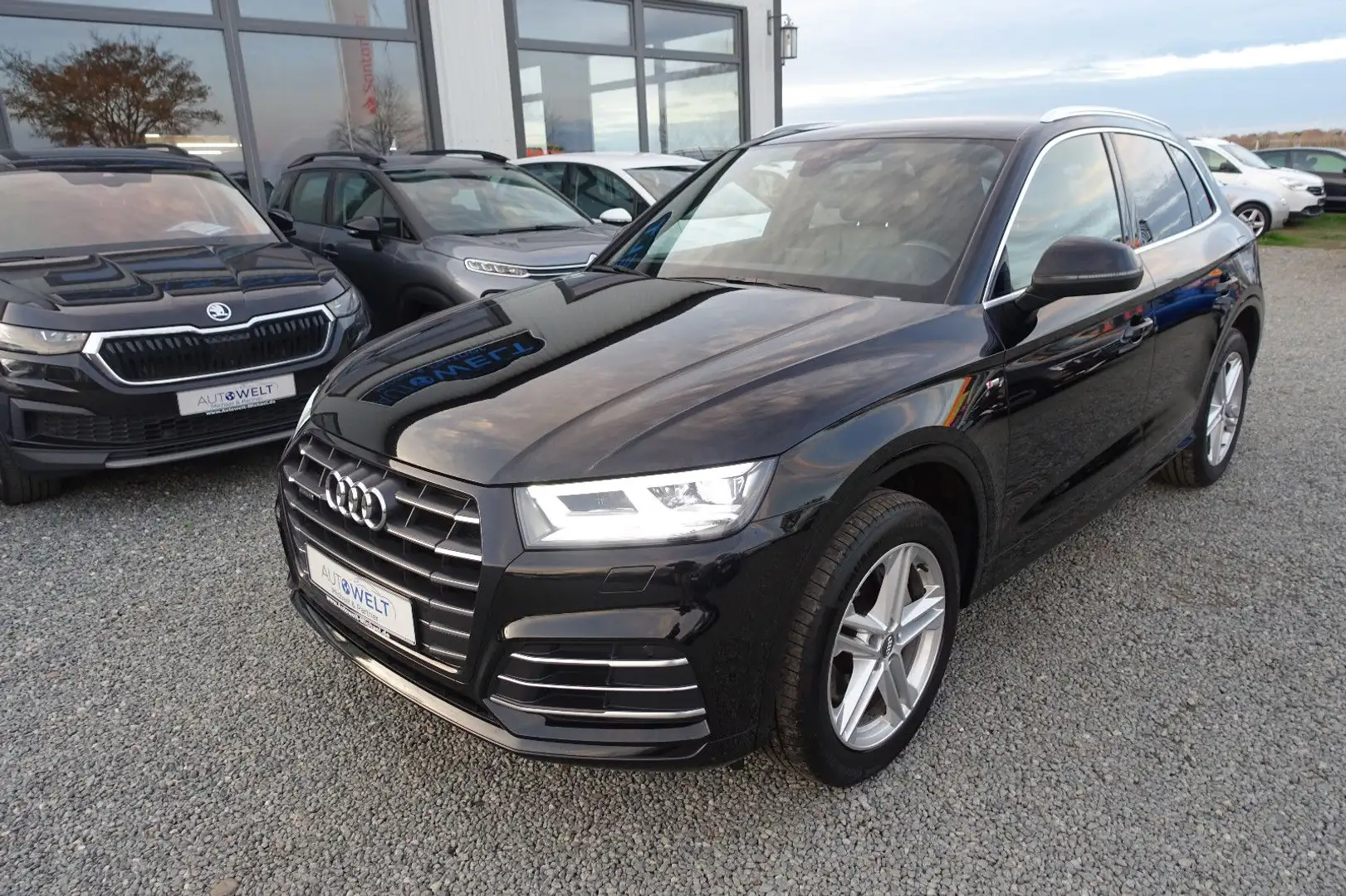 Audi Q5 2.0 TFSI e quattro S-Line Aut.LED APP DAB NAV Schwarz - 2