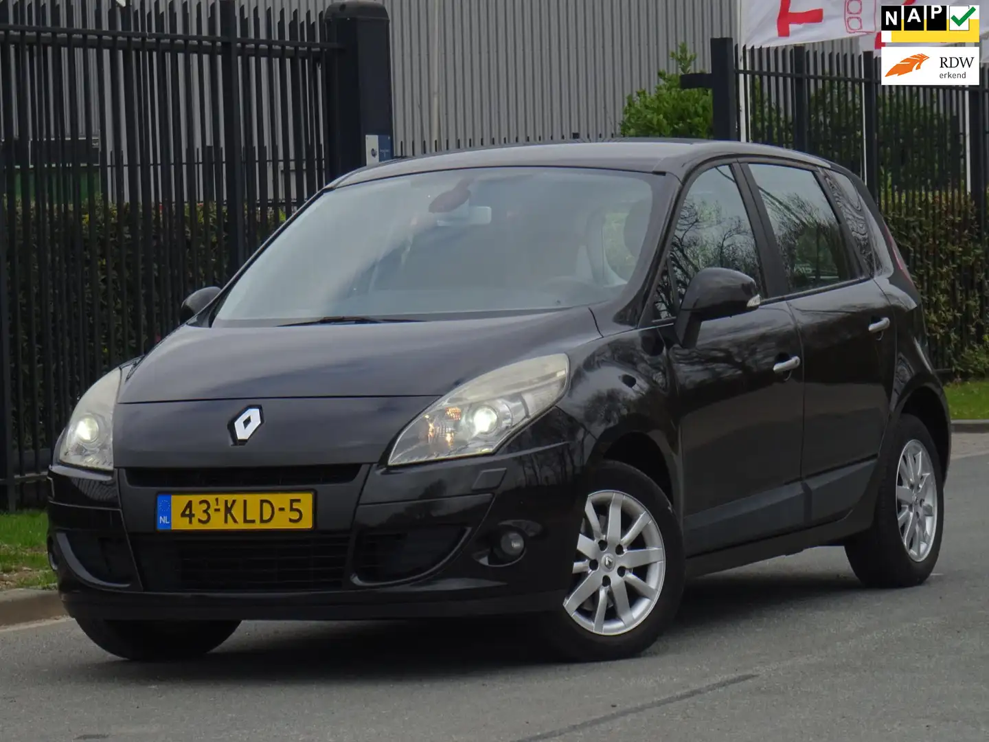 Renault Scenic 1.6 Expression NAP/NAVI/CRUISE/XENON/PDC/APK Zwart - 1