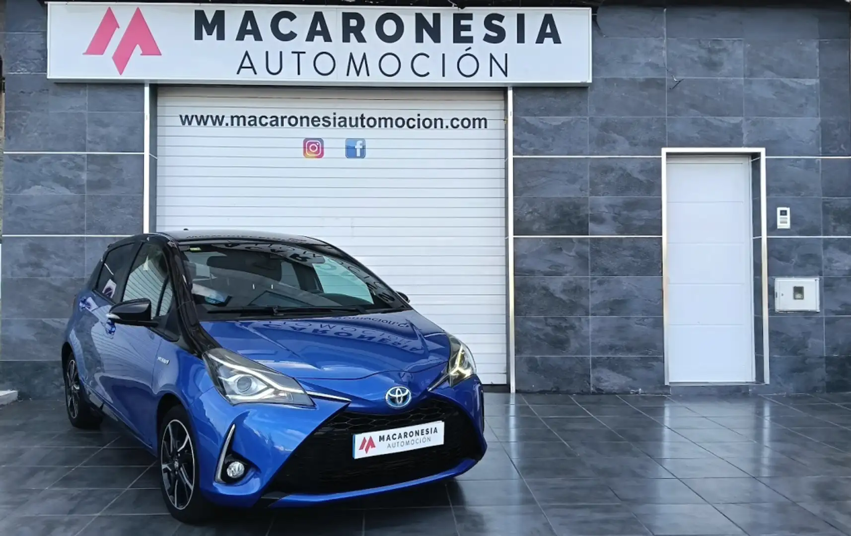 Toyota Yaris 100H 1.5 Active Tech Azul - 1