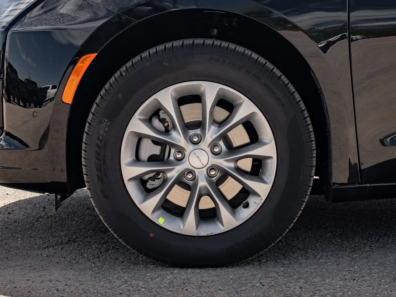 Chrysler Pacifica photo Chrysler Pacifica