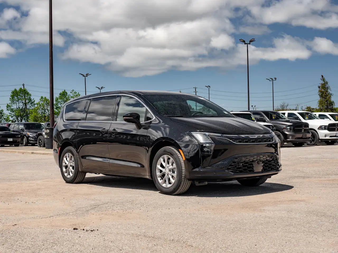 Chrysler Pacifica photo Chrysler Pacifica