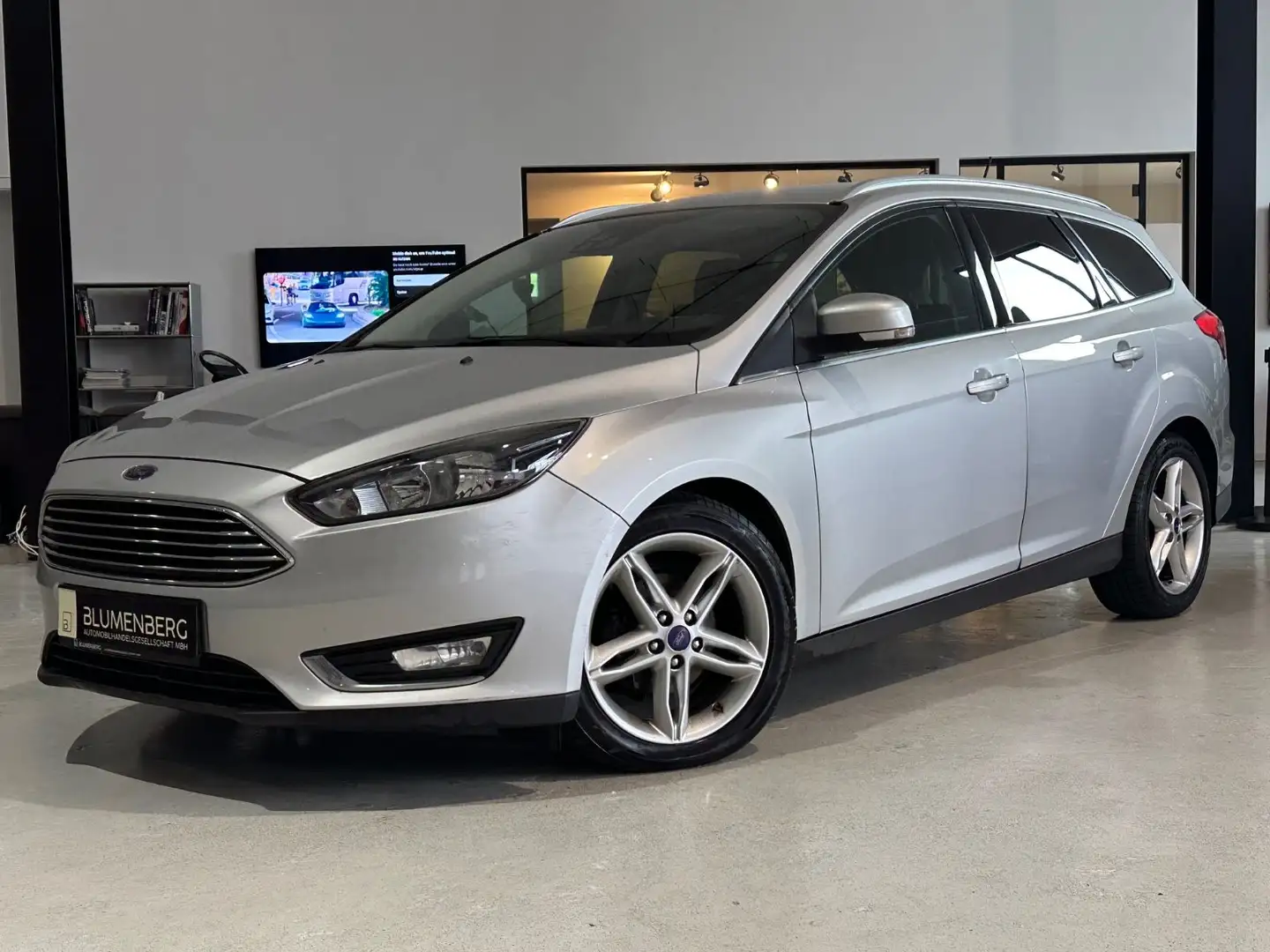 Ford Focus Turnier 1.5 TDCi Titanium*Technolog.,Kam.* Argento - 1