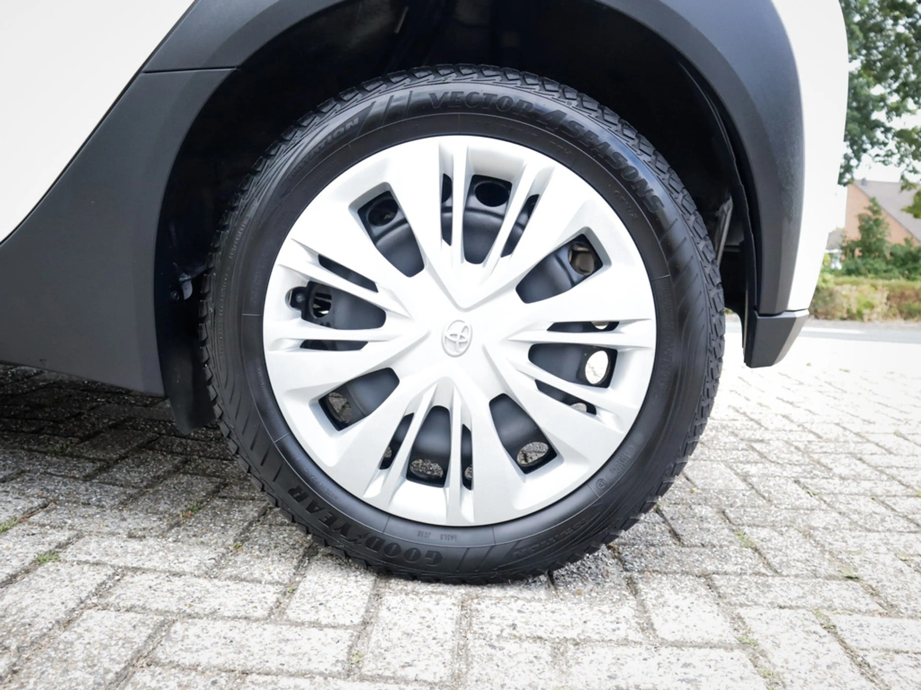 Toyota Aygo X 1.0 VVT-i MT Play 1e-Eig. & Keurig-Onderh. BOVAG-G — photo 12