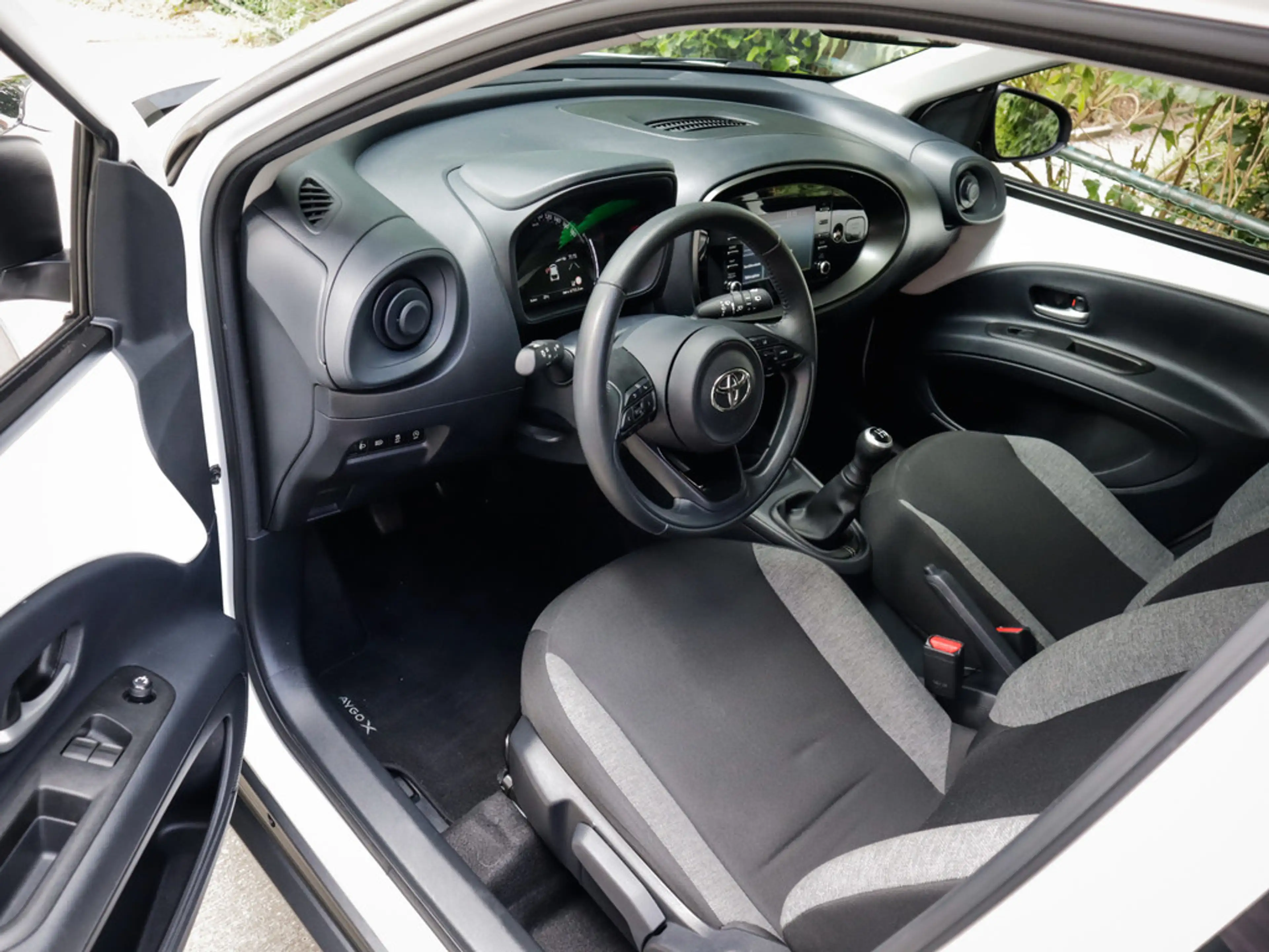 Toyota Aygo X 1.0 VVT-i MT Play 1e-Eig. & Keurig-Onderh. BOVAG-G — photo 3