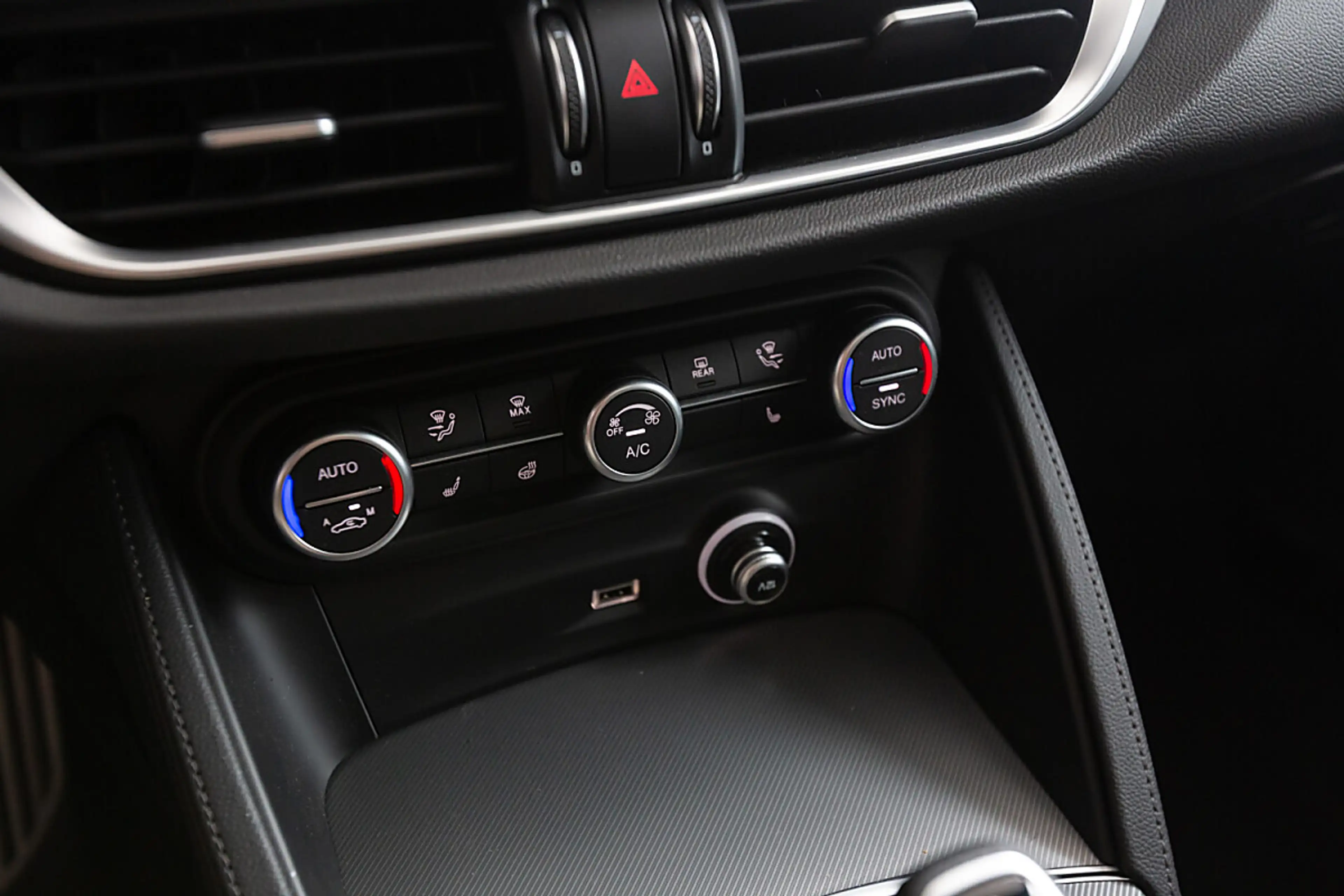 Alfa Romeo Stelvio Veloce 2,2 16V 210 AT8 Q4 — photo 8
