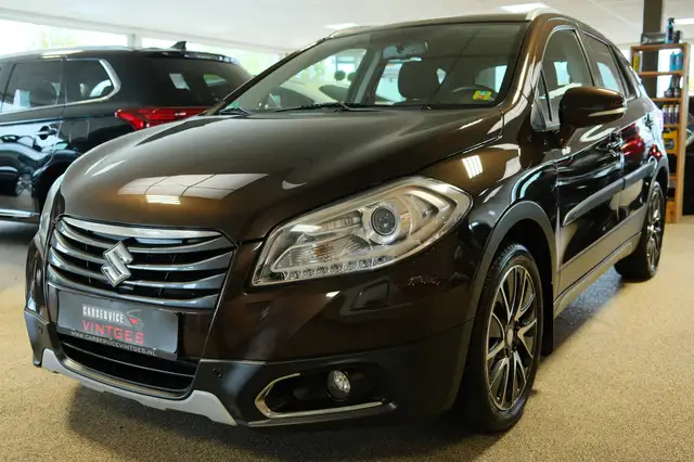 Suzuki SX4 S-Cross 1.6 High Executive Trekhaak, PDC, L/m velgen!