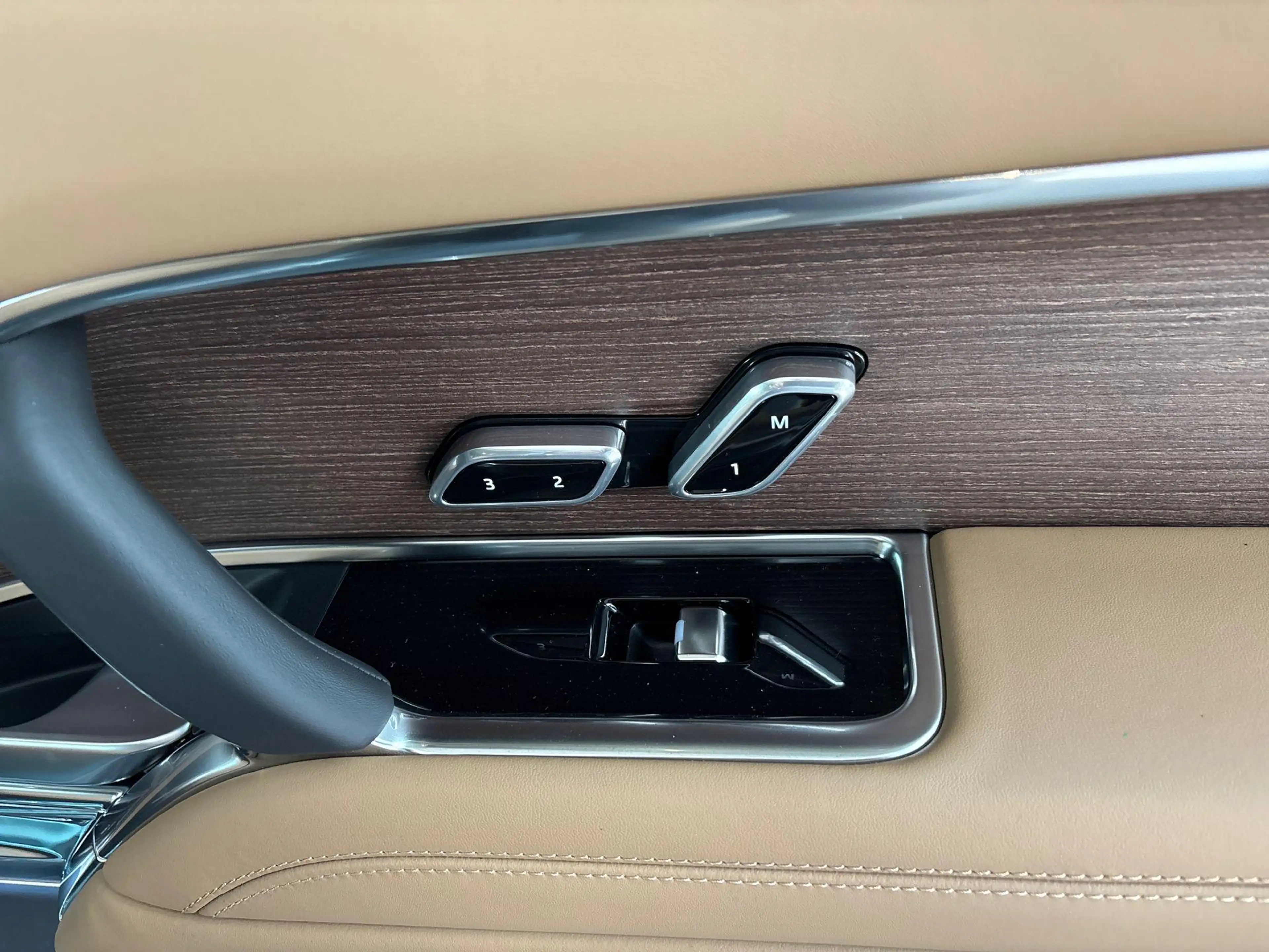 Land Rover Range Rover P460e HSE | Towing Pack | Comfort Pack — photo 11