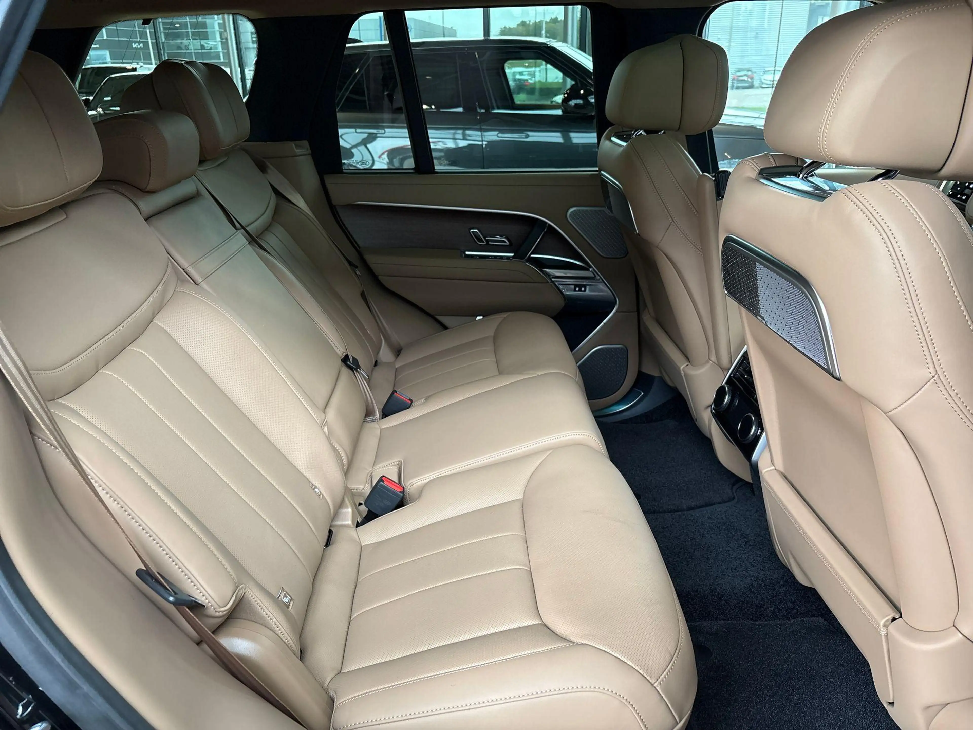 Land Rover Range Rover P460e HSE | Towing Pack | Comfort Pack — photo 14